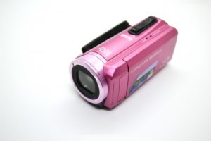 ピンクのビデオカメラ